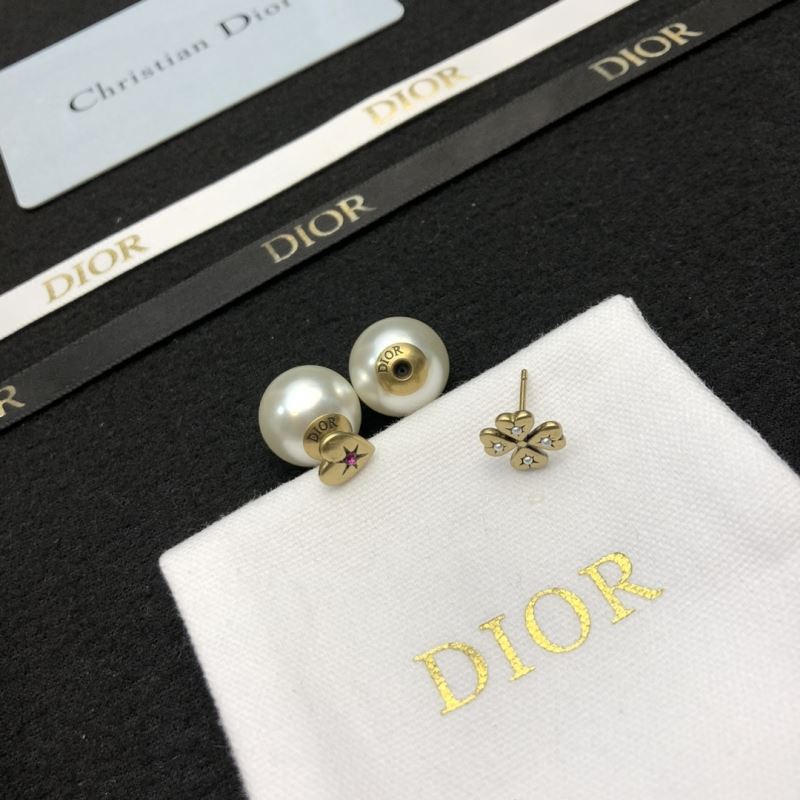 chr1st1an D10r earrings